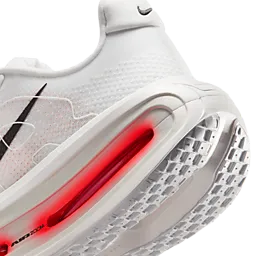 Vomero Premium - White/Black/Bright Crimson
