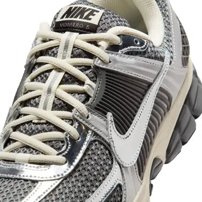 Zoom Vomero 5 - Iron Grey Chrome