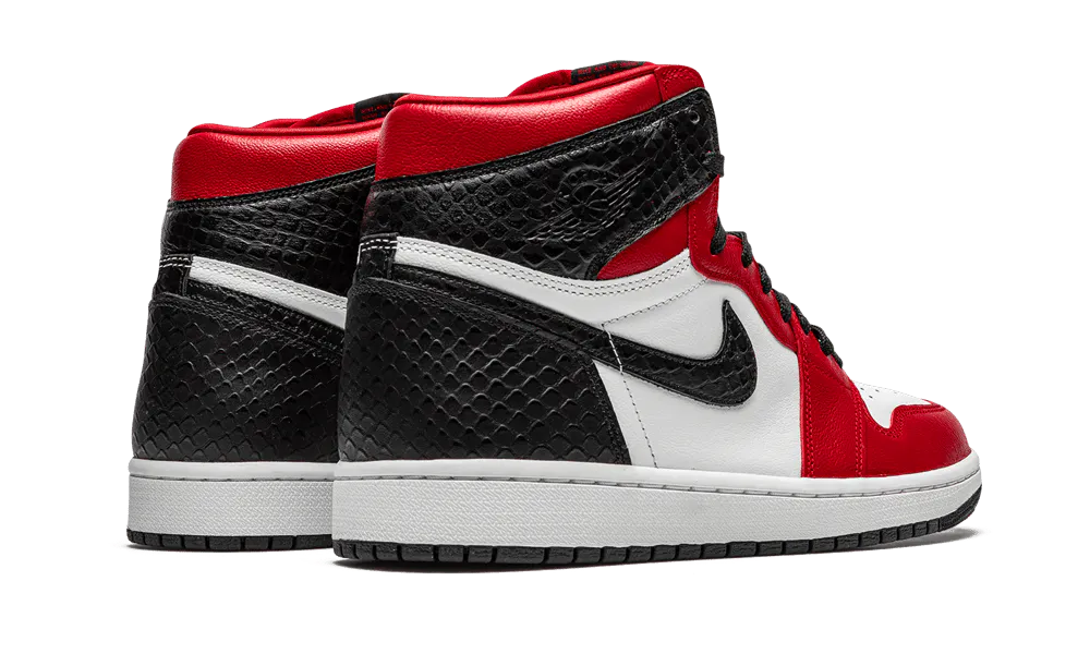 Air Jordan 1 - Satin Snake Chicago