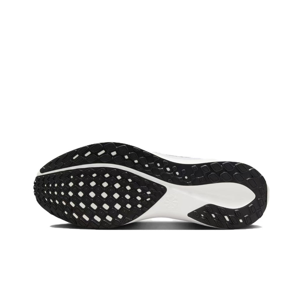 Pegasus 41 - White/Black