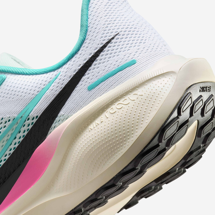 Pegasus 41 - White/Aqua