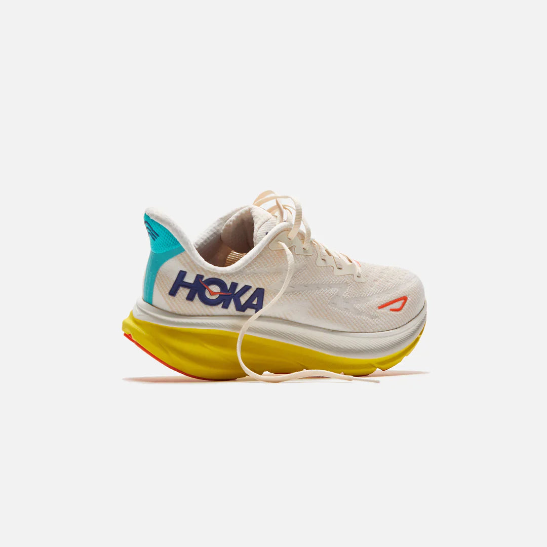 HOKA Clifton 9 - Eggnog Passion