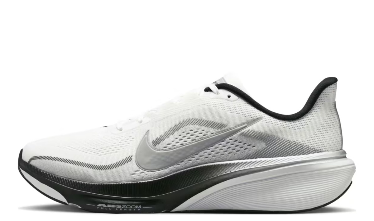 Pegasus 42 - Summit White/Black Metallic