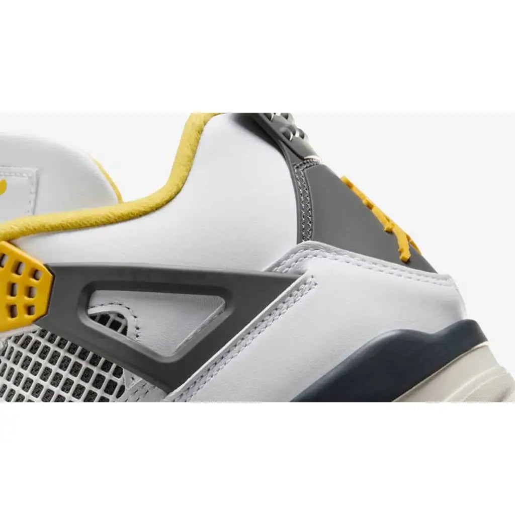 Air Jordan 4 - Vivid Sulfur