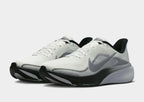 Pegasus 42 - Summit White/Black Metallic