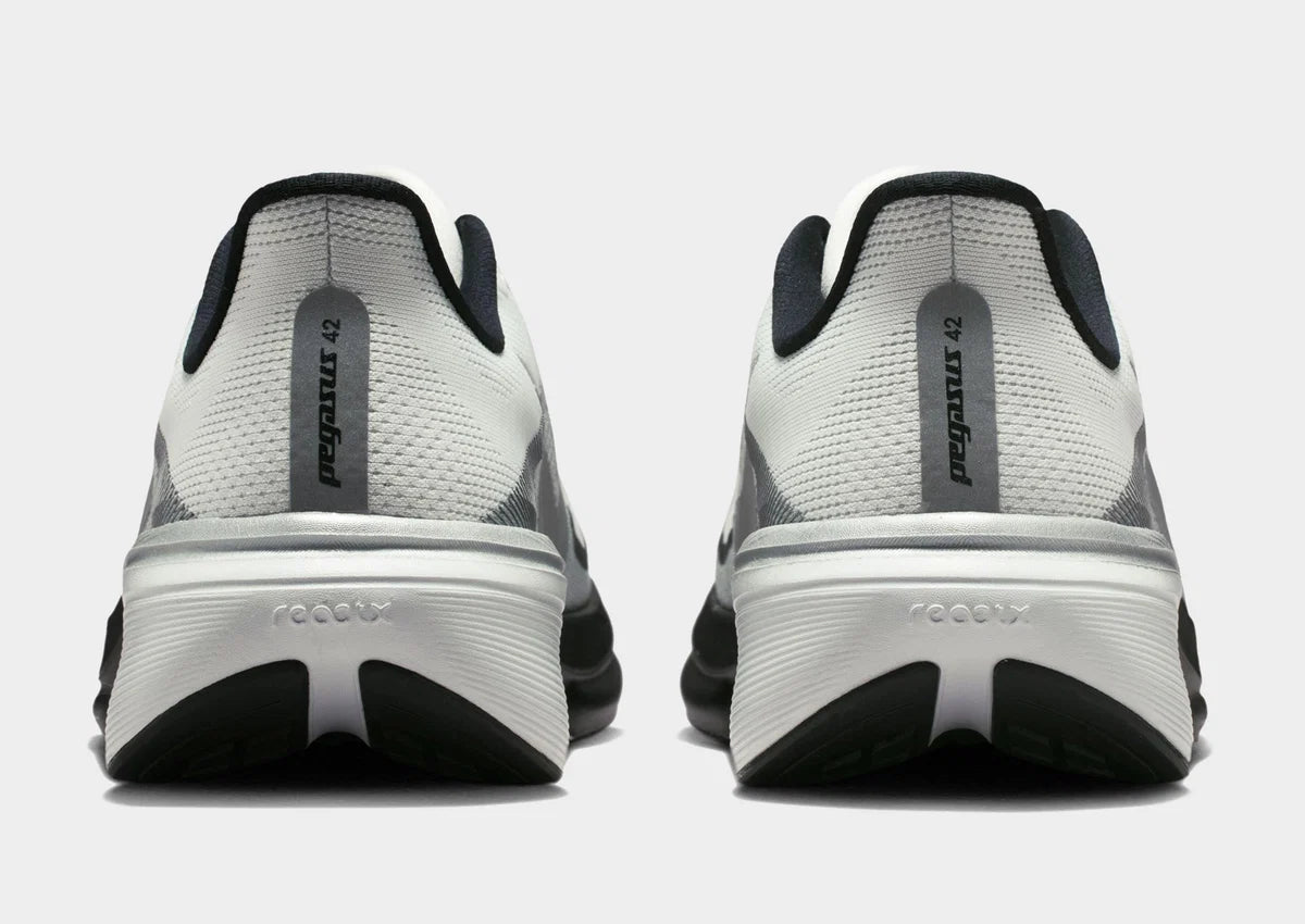 Pegasus 42 - Summit White/Black Metallic