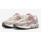 Zoom Vomero 5 - College Grey Hyper Pink