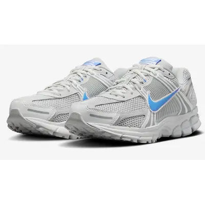 Zoom Vomero 5 - White University Blue